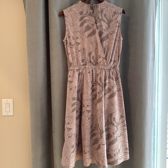 Royal Robbins Spotless Traveler Dress M Pink Floral Travel Hiking UPF 50 - Picture 6 of 6